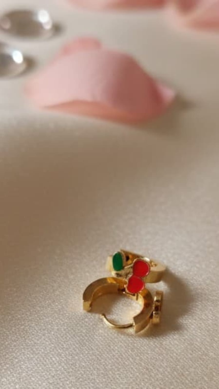 Aretes de argolla forma de cereza